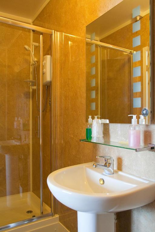The Seacliffe - Whitby Hotel Kamer foto