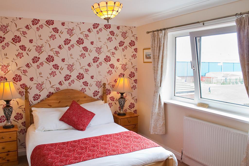 The Seacliffe - Whitby Hotel Buitenkant foto