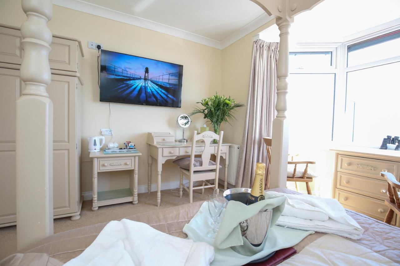 The Seacliffe - Whitby Hotel Buitenkant foto