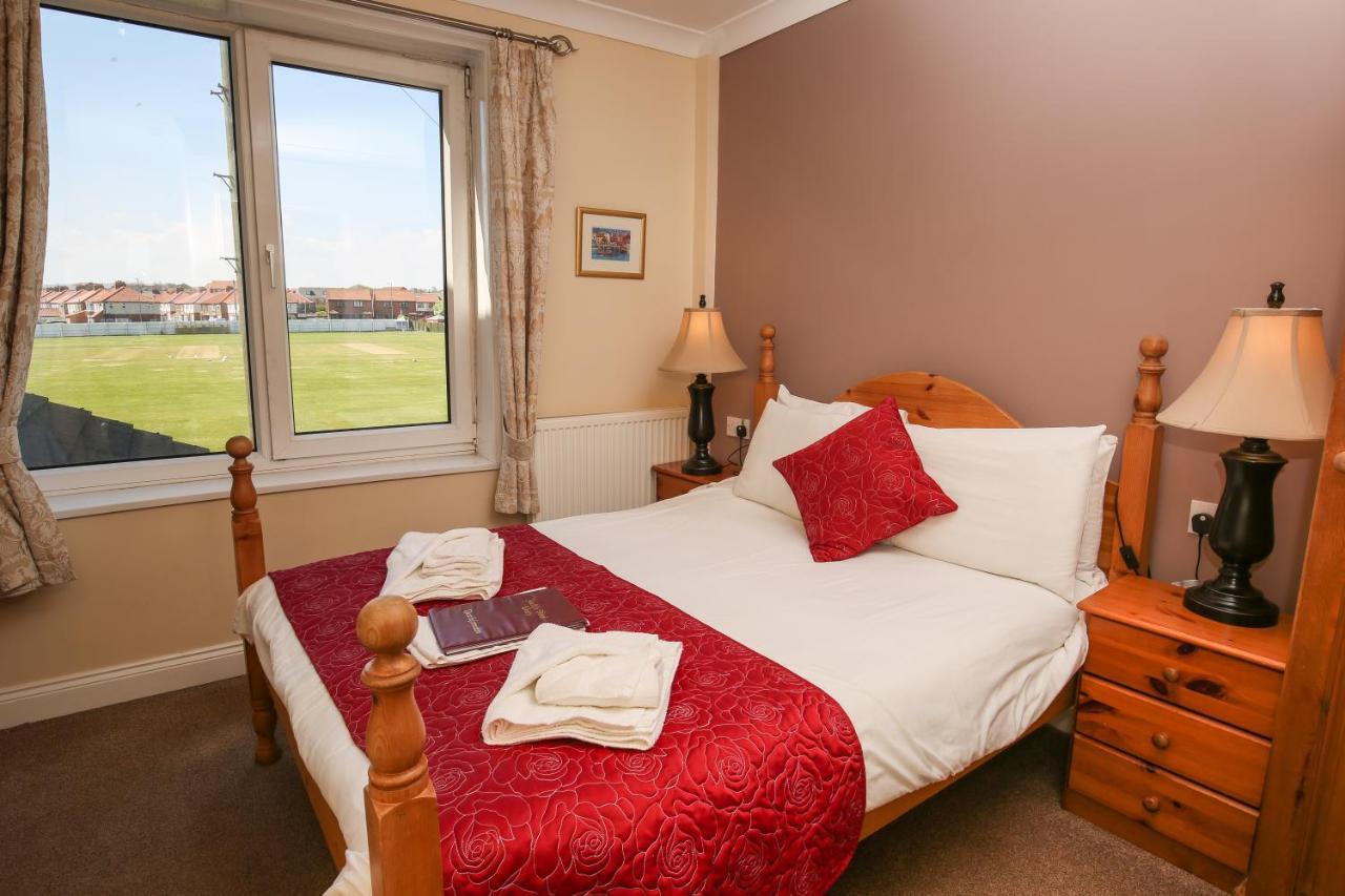 The Seacliffe - Whitby Hotel Buitenkant foto